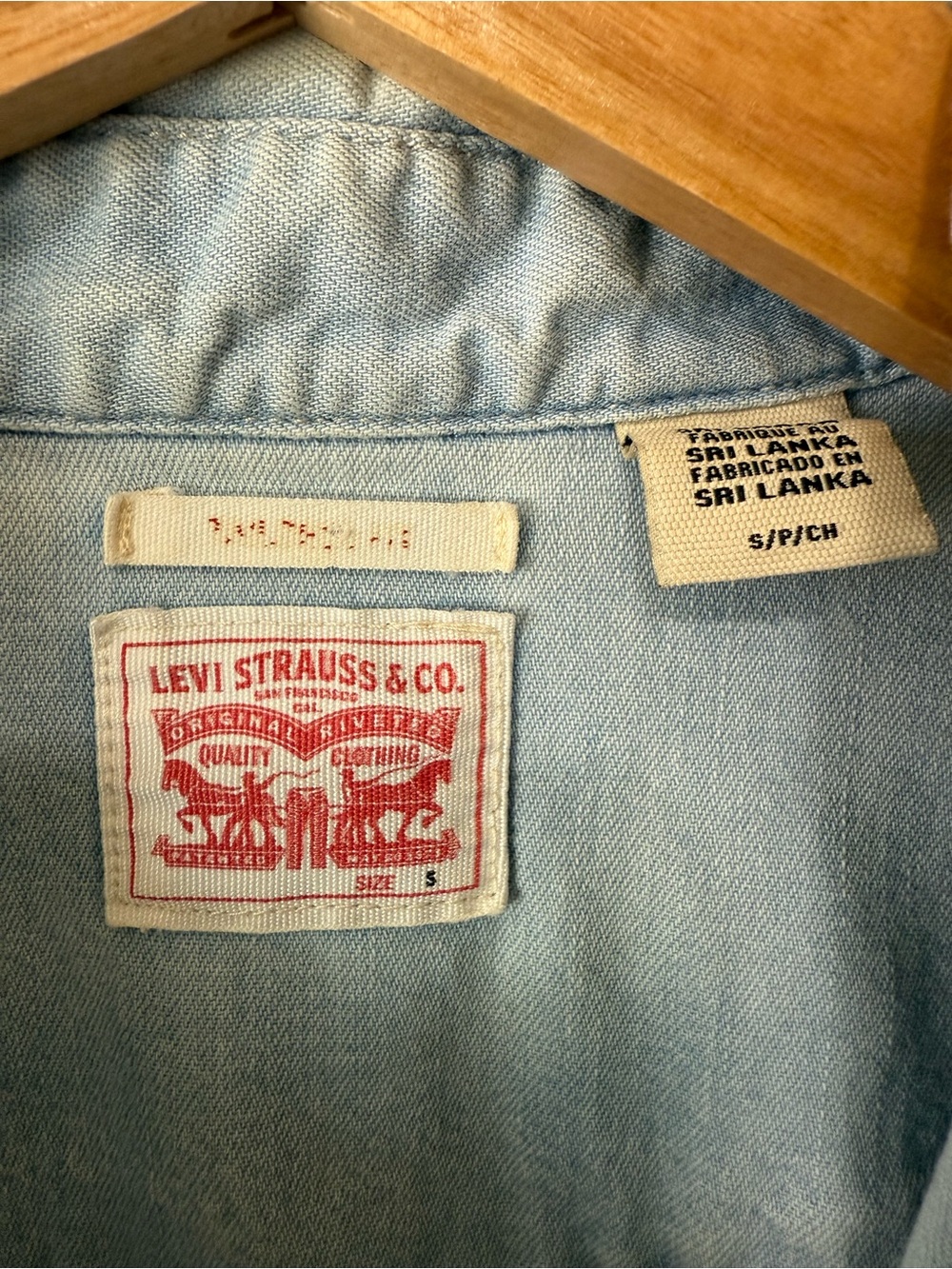 Levi’s Light Wash Denim Shirt - Picture 3 of 4